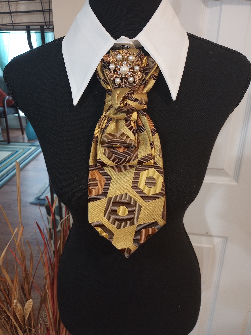 Gold-Tone Geometric Nectie Necklace with Pearl Crystal Brooch